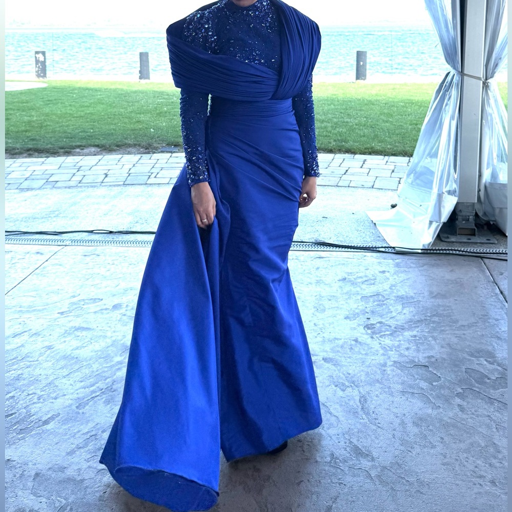 Elegant Blue Evening Gown